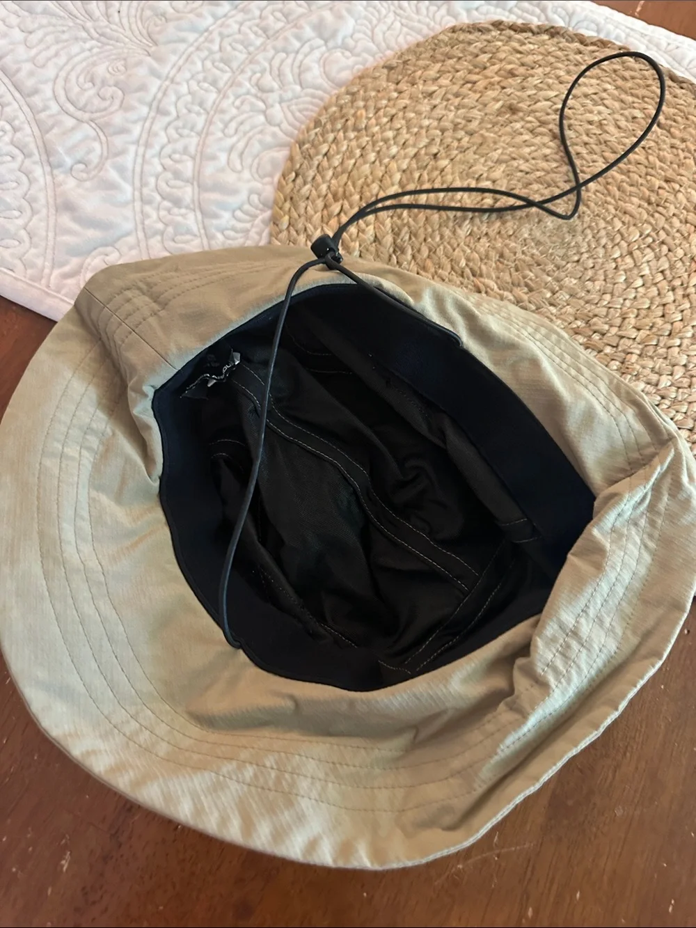 Under Armour lightweight bucket